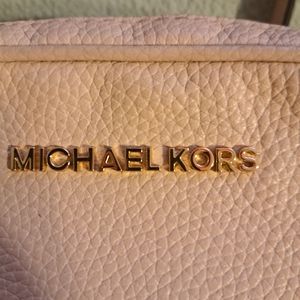 Micheal kors crossbody